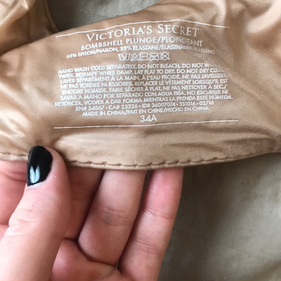 34A Victoria Secret Bras - Picture 4 of 8